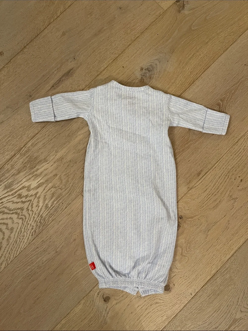 Magnetic Me White and Light Blue Chevron-Print Baby Gown Size NB-3M